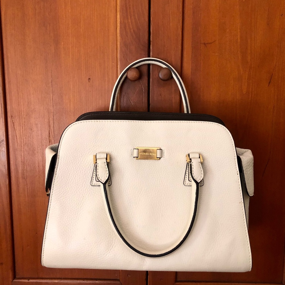 Classic Michael Kors leather bag in gorgeous vintage condition